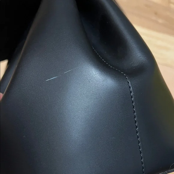 Chic Black Leather Satchel - Picture 8 of 17